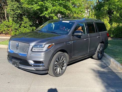 Certified 2021 Lincoln Navigator Reserve w/ Luxury Package AWD/4WD image 3