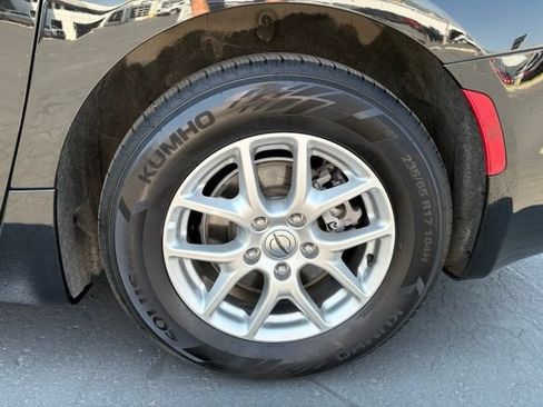 Used 2024 Chrysler Pacifica Touring-L FWD image 12