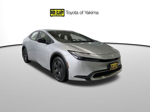 New 2026 Toyota Prius SE image 1