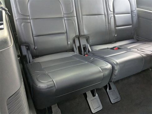 Used 2022 Lincoln Navigator 4WD image 23
