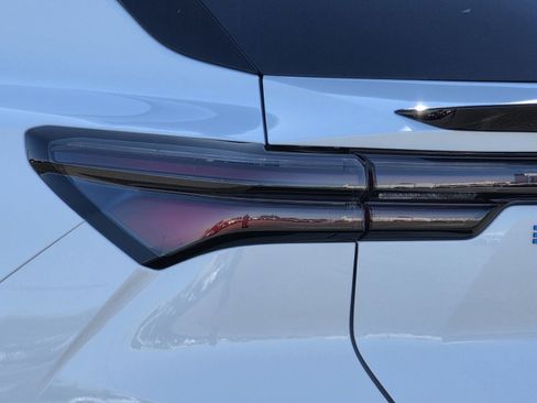 New 2026 Chevrolet Equinox EV LT w/ LPO, Blackout Package image 12