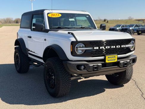 Used 2023 Ford Bronco Wildtrak AWD/4WD image 3