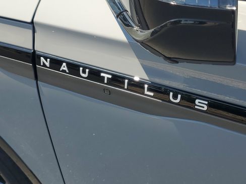 New 2026 Lincoln Nautilus Reserve w/ Jet Appearance Package AWD/4WD image 8