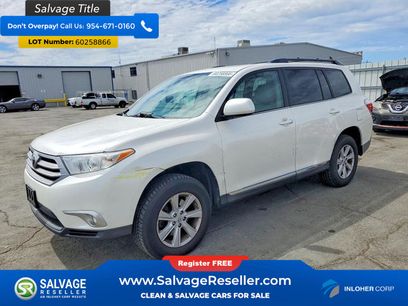 Used 2013 Toyota Highlander SE