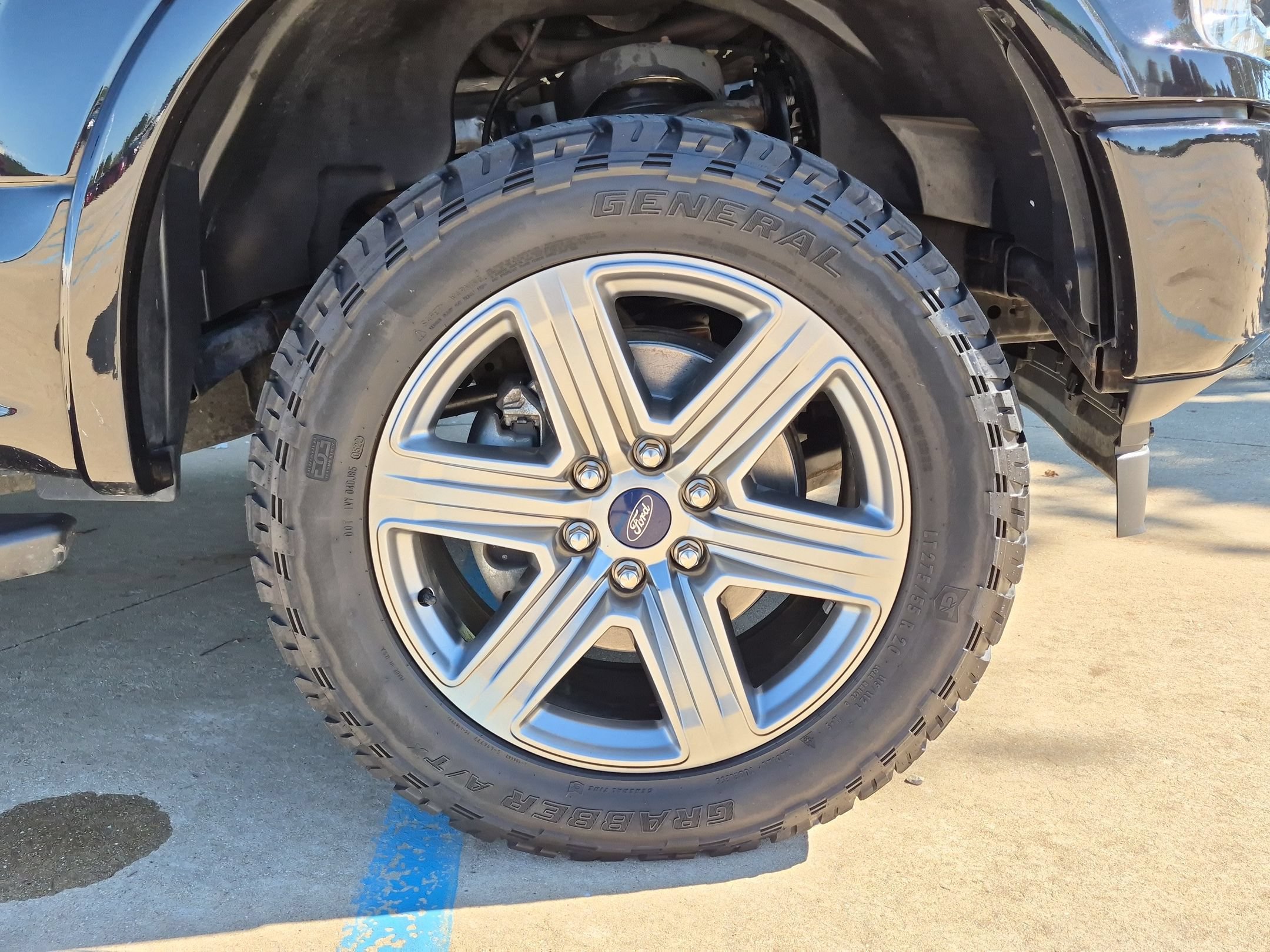 Used 2019 Ford F150 XLT w/ Equipment Group 302A Luxury AWD/4WD image 31