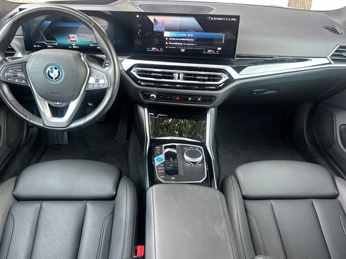 Used 2023 BMW i4 eDrive40 image 17