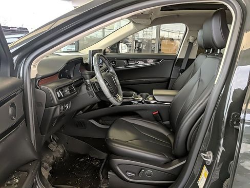 Certified 2022 Lincoln Nautilus Reserve w/ Equipment Group 201A image 14