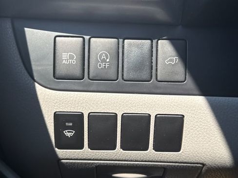 Used 2018 Toyota Highlander Plus AWD/4WD image 31