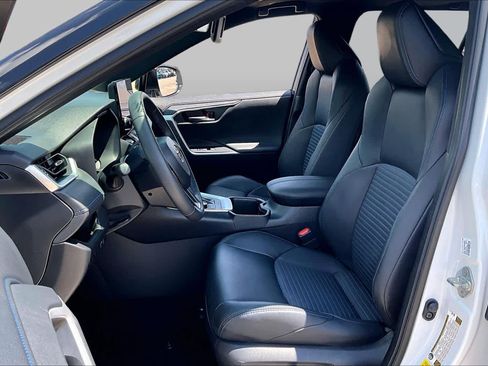 Certified 2025 Toyota RAV4 XSE AWD/4WD image 8