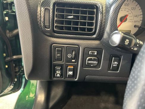 Used 2003 Toyota MR2 image 19