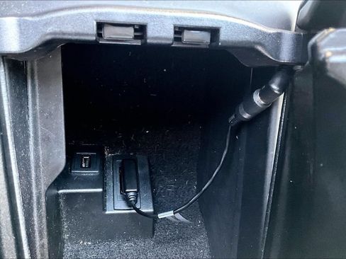 Used 2014 Mercedes-Benz C 300 4MATIC Sedan image 31