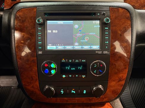 Used 2013 Chevrolet Suburban LTZ image 23