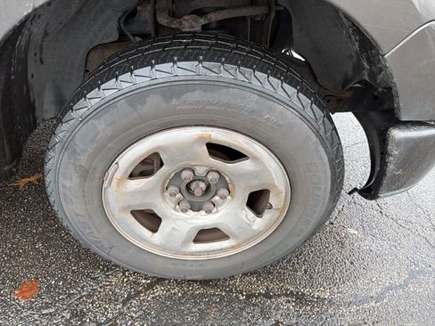 Used 2006 Ford F150 STX image 2