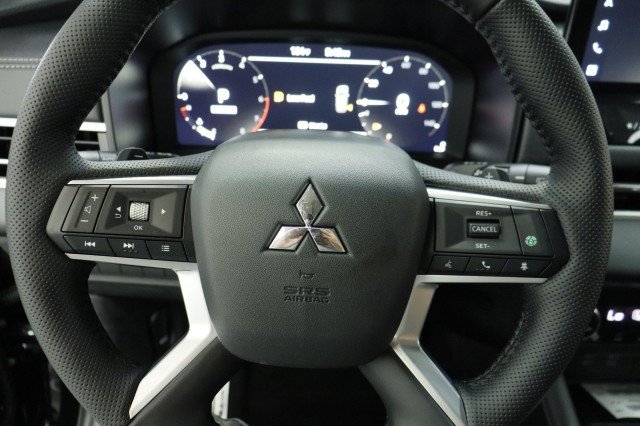 New 2026 Mitsubishi Outlander SEL FWD image 8