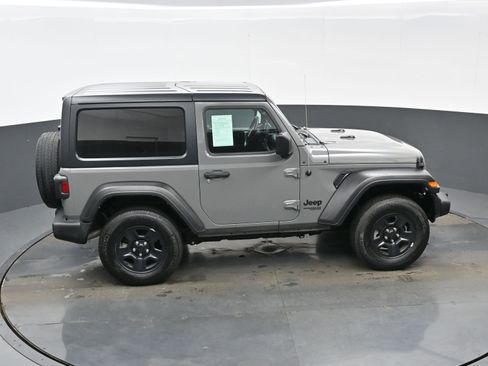 Used 2021 Jeep Wrangler Sport image 36