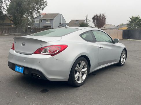 Used 2011 Hyundai Genesis 3.8 image 6