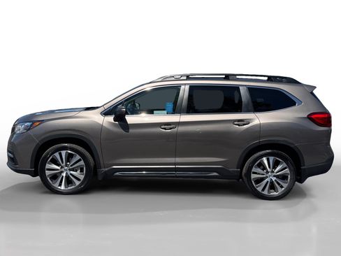 Used 2022 Subaru Ascent Limited w/ Technology Package AWD/4WD image 2