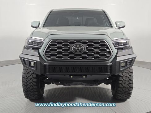Used 2022 Toyota Tacoma TRD Off-Road w/ Technology Package AWD/4WD image 8