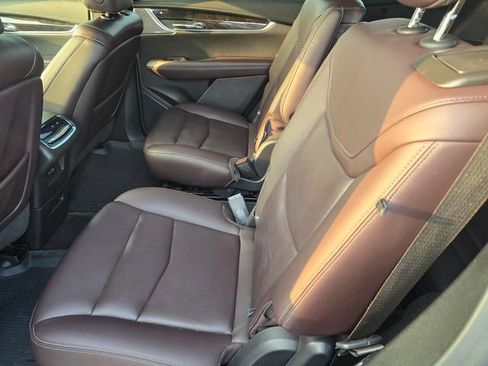 Used 2022 Cadillac XT6 Premium Luxury AWD/4WD image 12