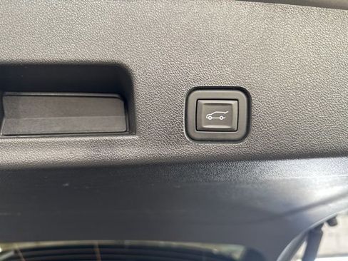 Used 2025 GMC Acadia Elevation image 49