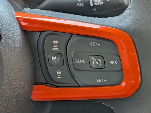 Used 2025 Jeep Gladiator Mojave AWD/4WD image 23