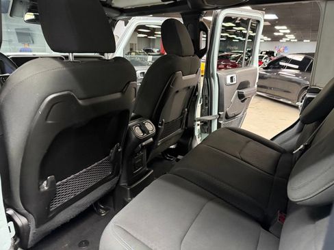 Used 2024 Jeep Wrangler Unlimited Rubicon 4xe w/ Convenience Group AWD/4WD image 40