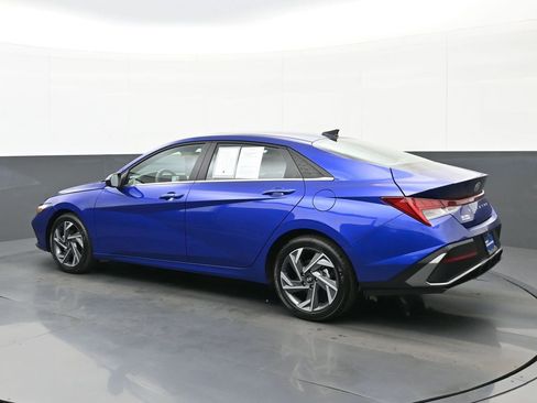 Certified 2025 Hyundai Elantra SEL image 5