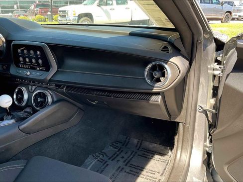 Certified 2021 Chevrolet Camaro SS image 16