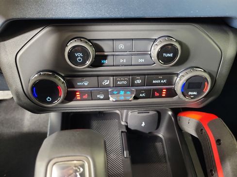 New 2025 Ford Bronco Heritage Edition image 19