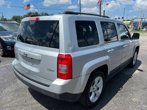 Used 2013 Jeep Patriot Latitude FWD image 5