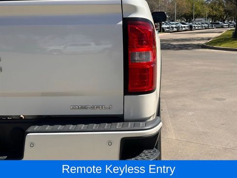Used 2015 GMC Sierra 1500 Denali w/ Driver Alert Package image 11