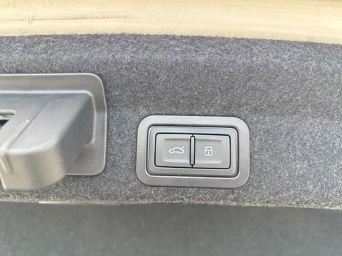 Used 2023 Audi A6 Premium Plus w/ Premium Plus Package image 10