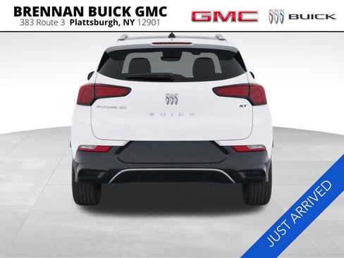 Certified 2024 Buick Encore GX Sport Touring AWD/4WD image 4