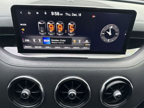 Used 2022 Kia Stinger GT2 image 12