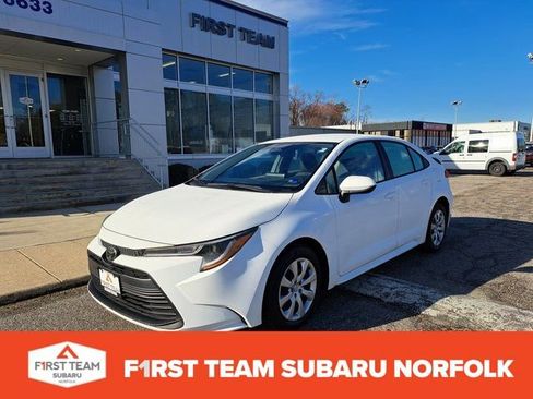 Used 2023 Toyota Corolla LE image 2