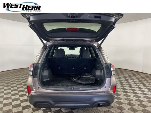 Used 2025 Subaru Forester Premium AWD/4WD image 19