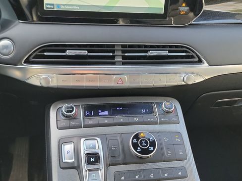 Used 2020 Hyundai Palisade Limited image 19