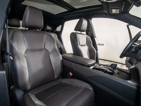 Used 2025 Lexus RX 450h AWD w/ Luxury Package image 16