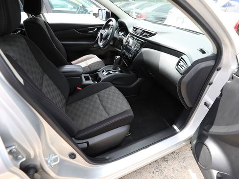 Used 2017 Nissan Rogue Sport SV AWD/4WD image 12