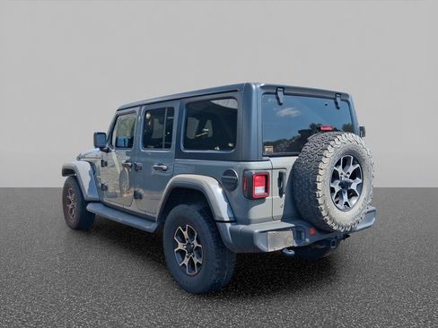 Used 2018 Jeep Wrangler Unlimited Sahara AWD/4WD image 5