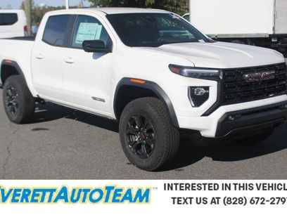 New 2025 GMC Canyon Elevation w/ Convenience Package