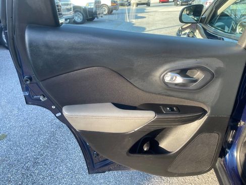 Used 2014 Jeep Cherokee Sport w/ Cold Weather Group image 16