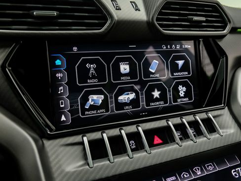 Used 2022 Lamborghini Urus AWD/4WD image 79
