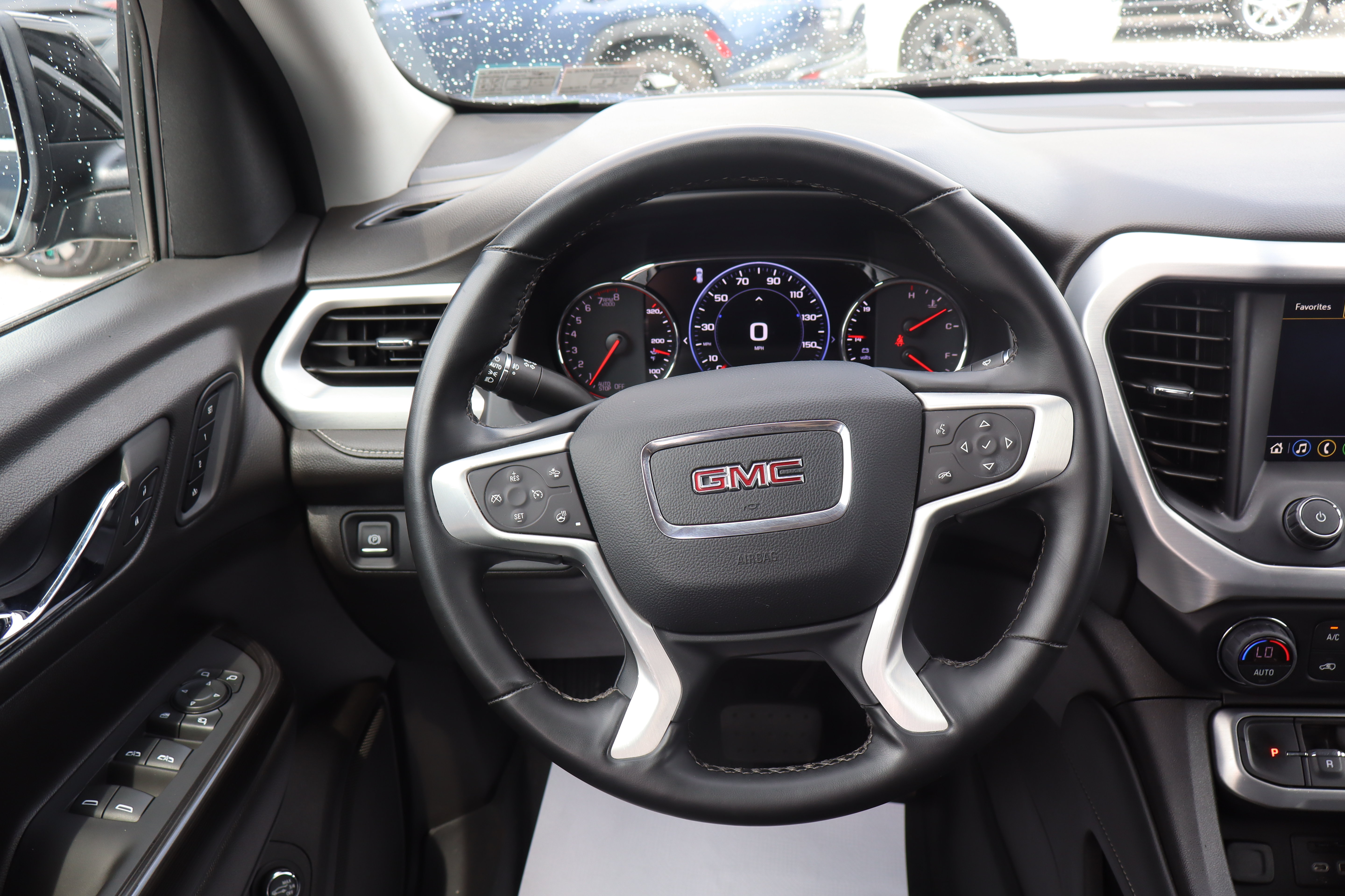 Used 2023 GMC Acadia SLT w/ Technology Package AWD/4WD image 17