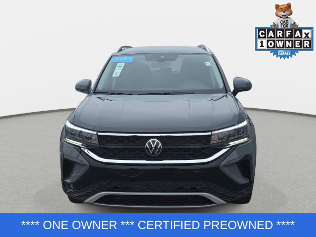 Used 2023 Volkswagen Taos SE w/ Black Wheel Package FWD image 2
