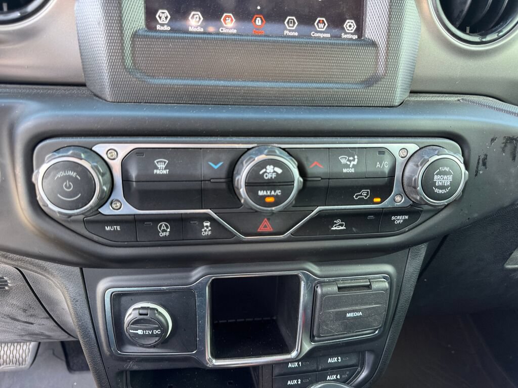 Used 2022 Jeep Wrangler Unlimited Sport AWD/4WD image 25