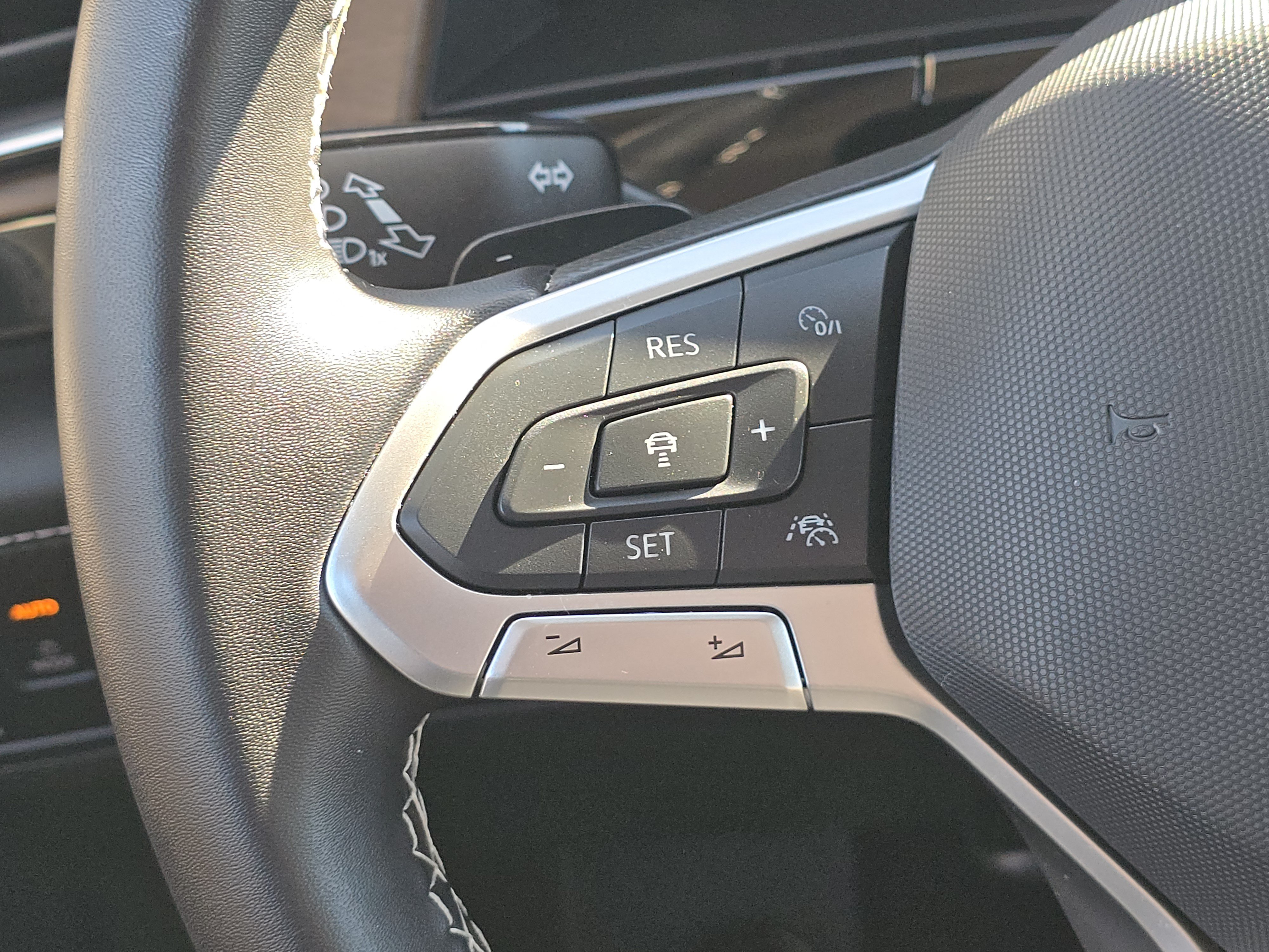 Certified 2025 Volkswagen Atlas SE AWD/4WD image 26