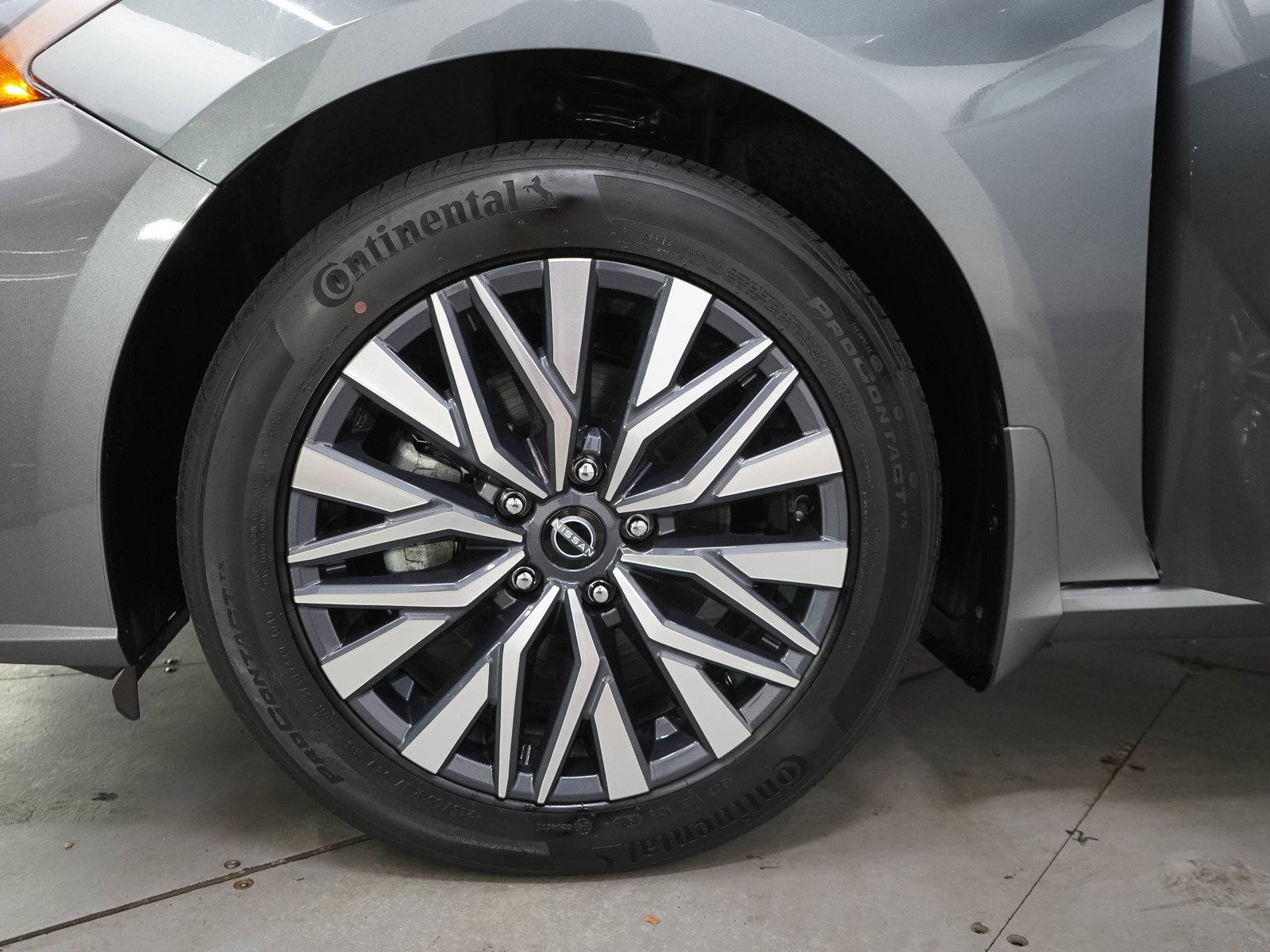 Used 2023 Nissan Altima 2.5 SV AWD/4WD image 28