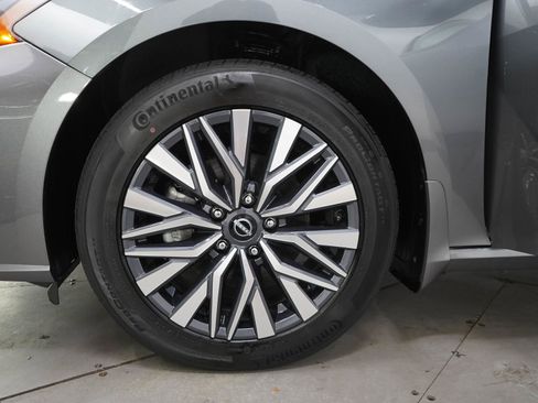 Used 2023 Nissan Altima 2.5 SV AWD/4WD image 28