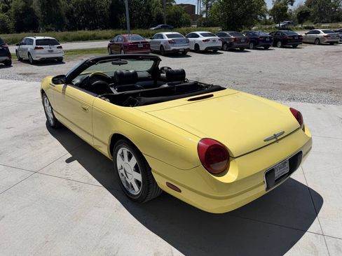 Used 2002 Ford Thunderbird RWD image 4
